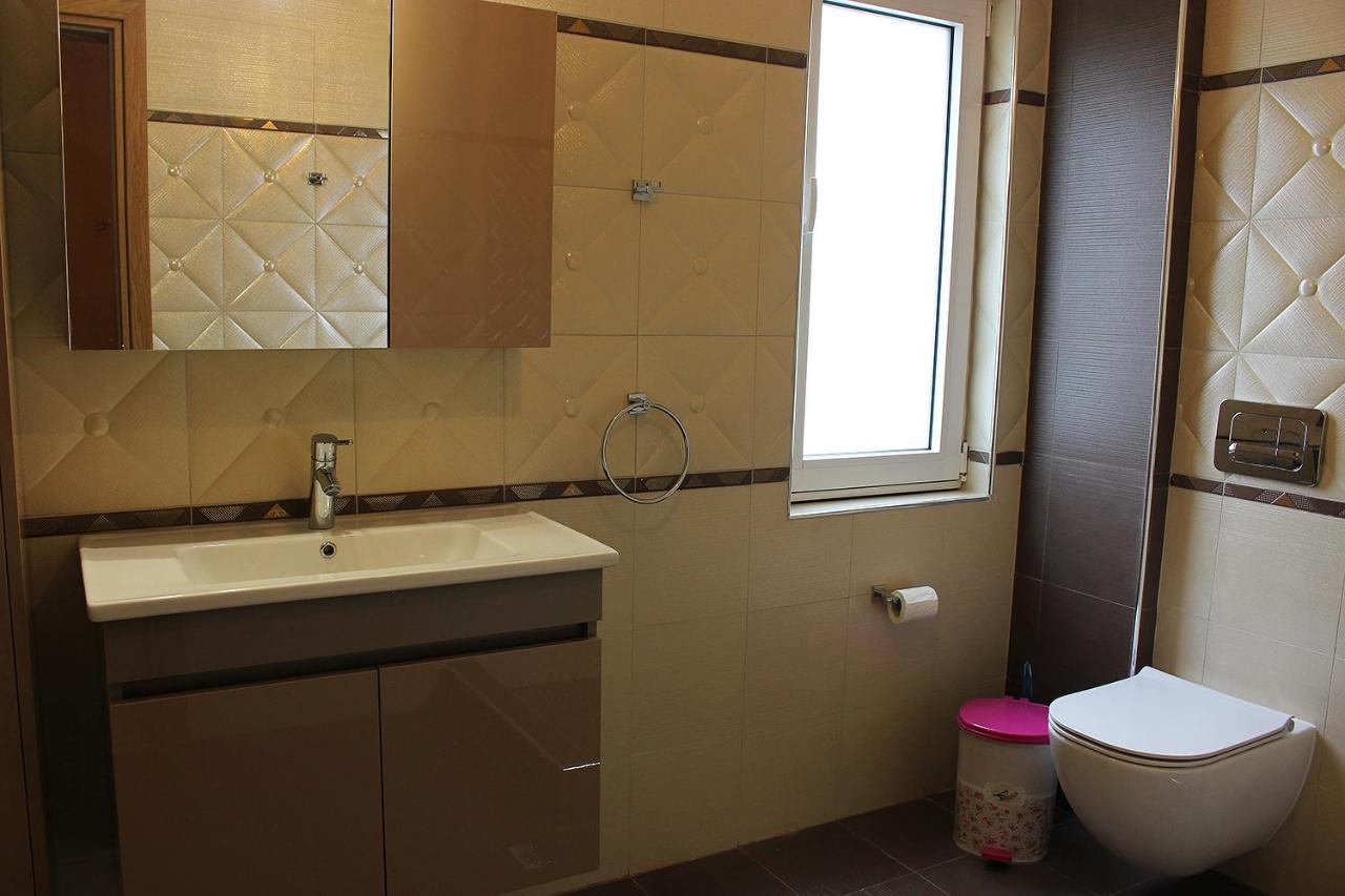 Elegant View - - 3bd Apartment *