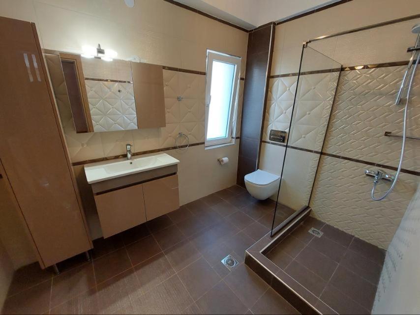 Elegant View - - 3bd *