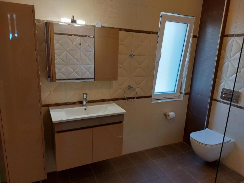 Elegant View - - 3bd *